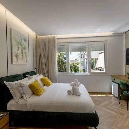 Boutique Living